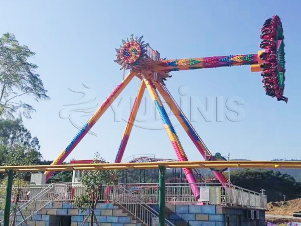 Giant Pendulum Ride